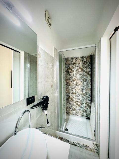 Casa Vacanza A 100 Metri Dal Mare Imperia Extérieur photo