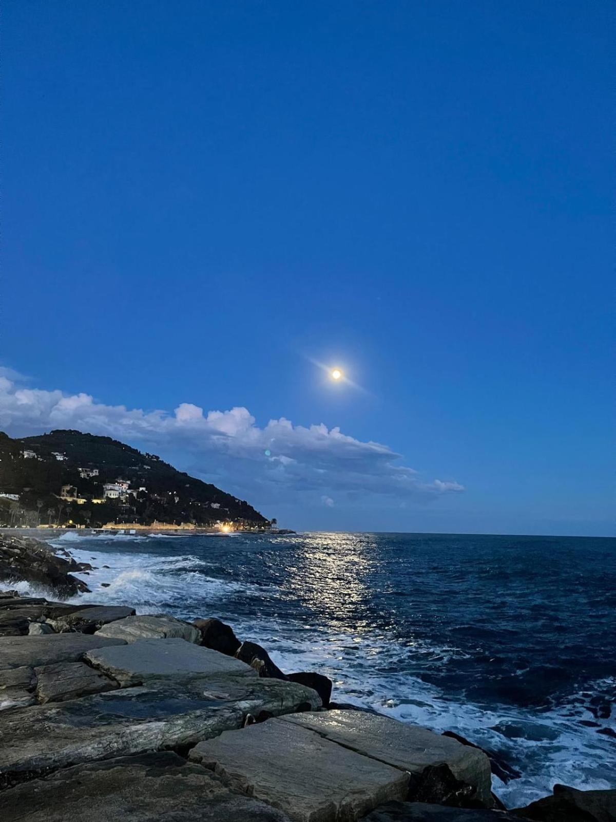 Casa Vacanza A 100 Metri Dal Mare Imperia Extérieur photo